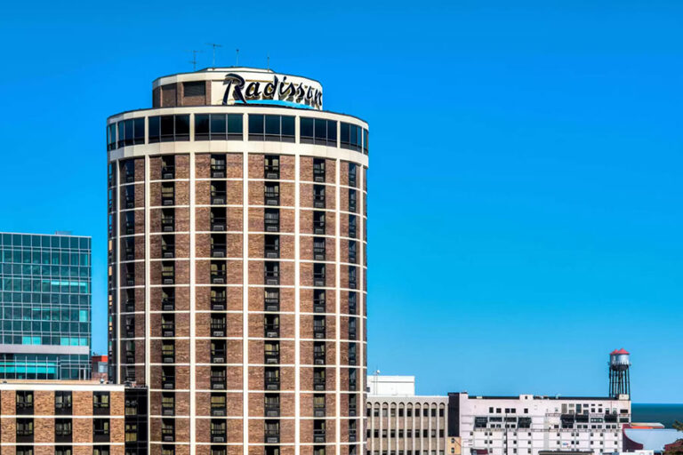 Radisson-Hotel-Duluth